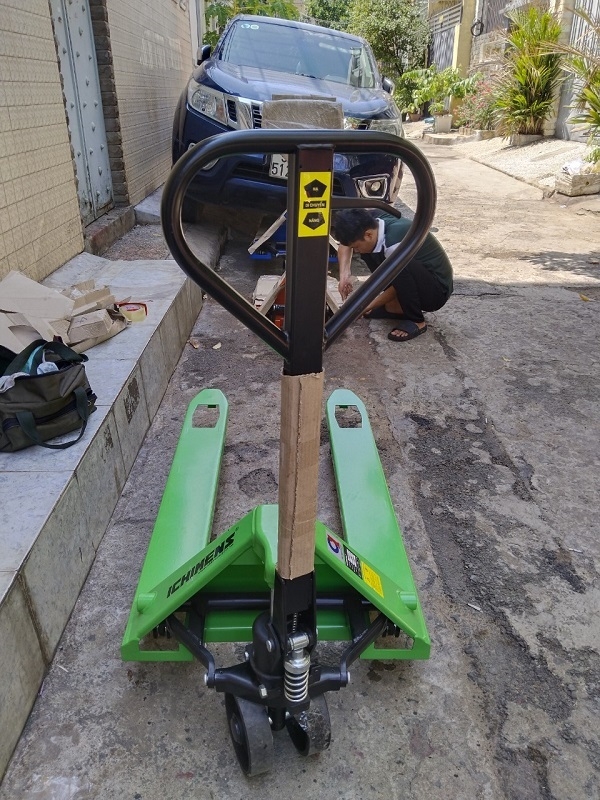 Xe nâng tay 3 tấn chất lượng cao có sẵn tại HCM