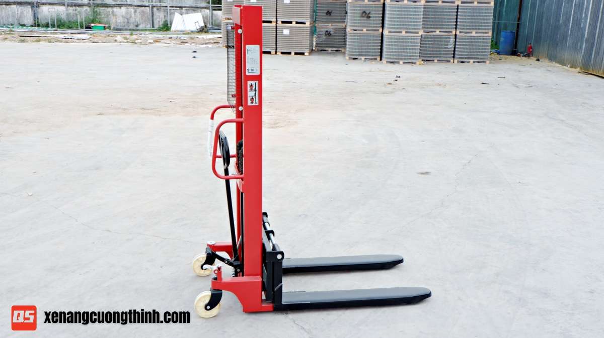 Xe nâng tay cao 1.5 Tấn
