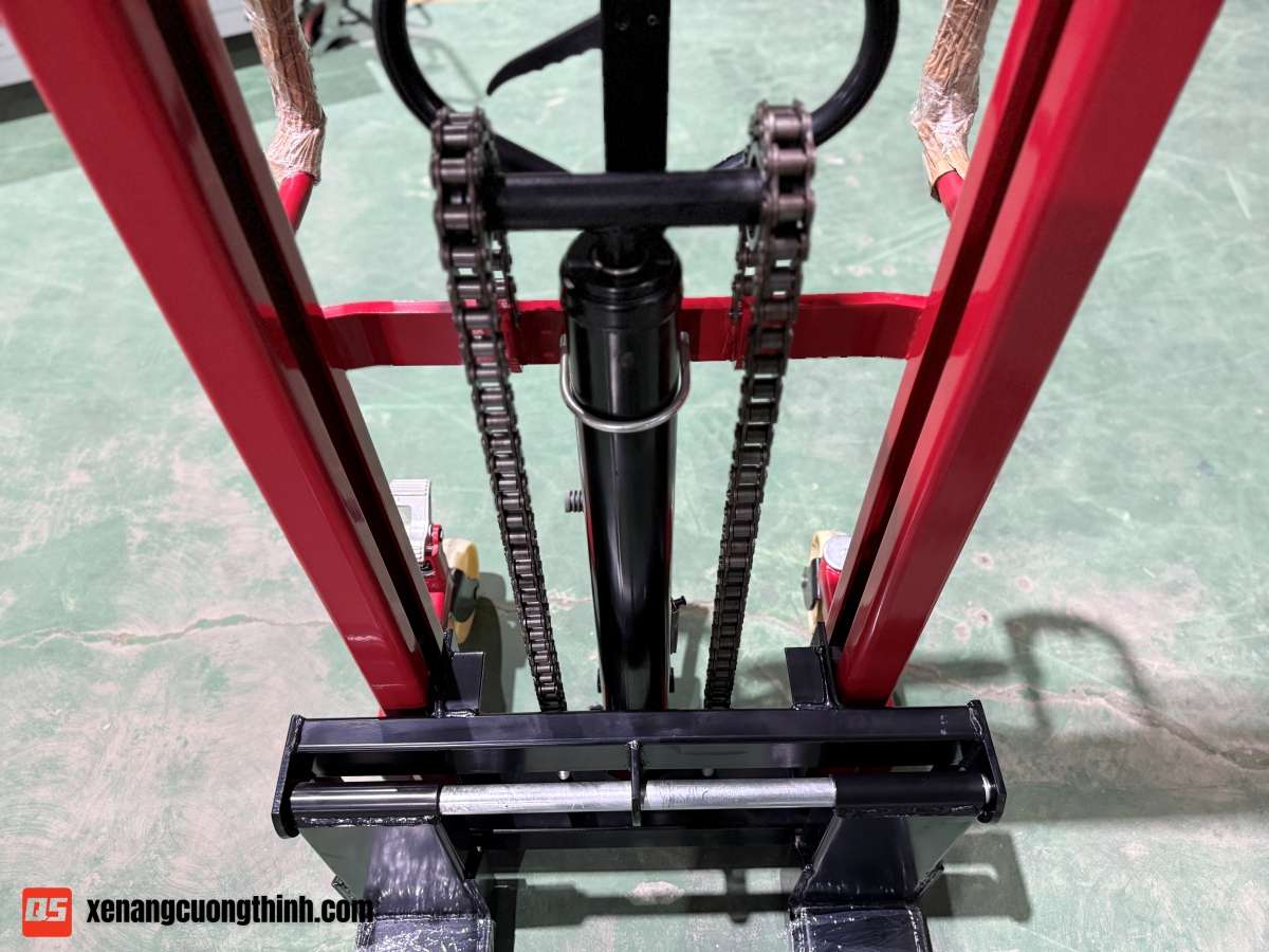 Xích tải và ty ben thủy lực | QSLift QMS15
