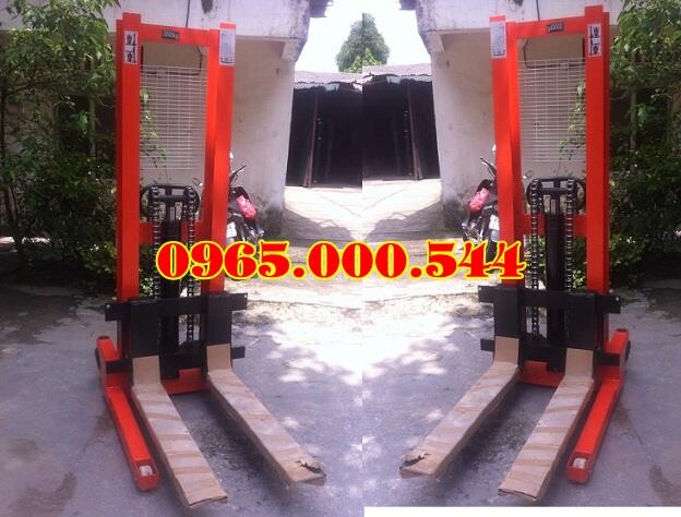 xe nâng tay cao 3 tấn