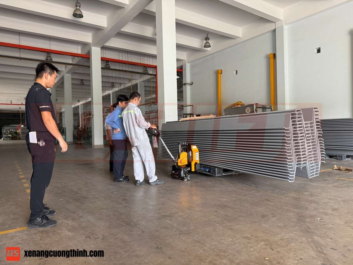 Xe Nâng Tay Điện Thấp 1.5 Tấn Lithium | QSLift EPT15V