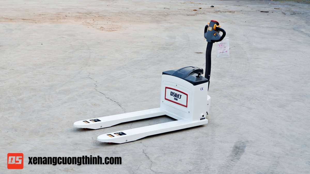 Xe nâng tay điện 1500kg công suất cao 2 ắc quy