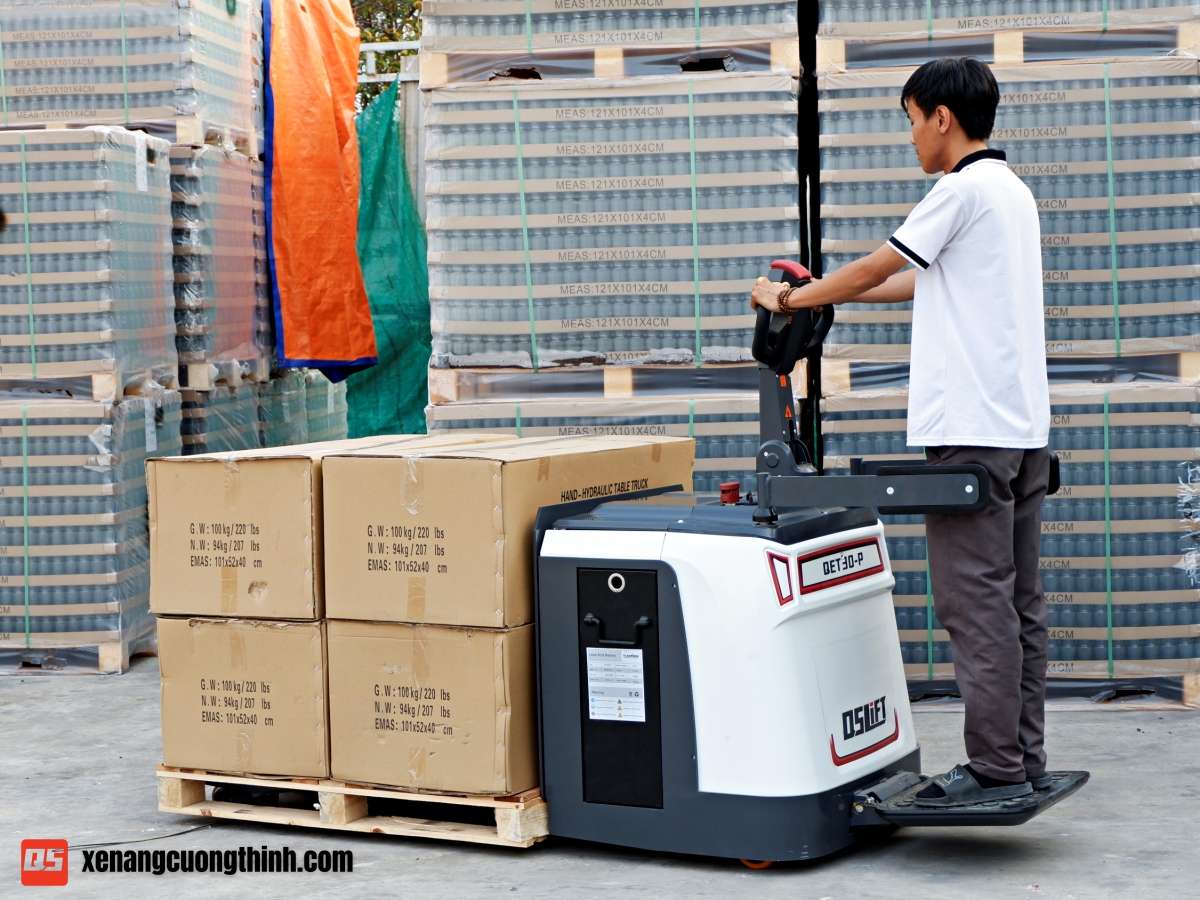 Xe nâng tay điện 3 Tấn có bệ đứng QET30P