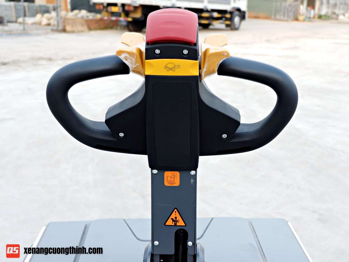 Chi tiết xe nâng tay điện thấp 3 Tấn có bệ đứng lái