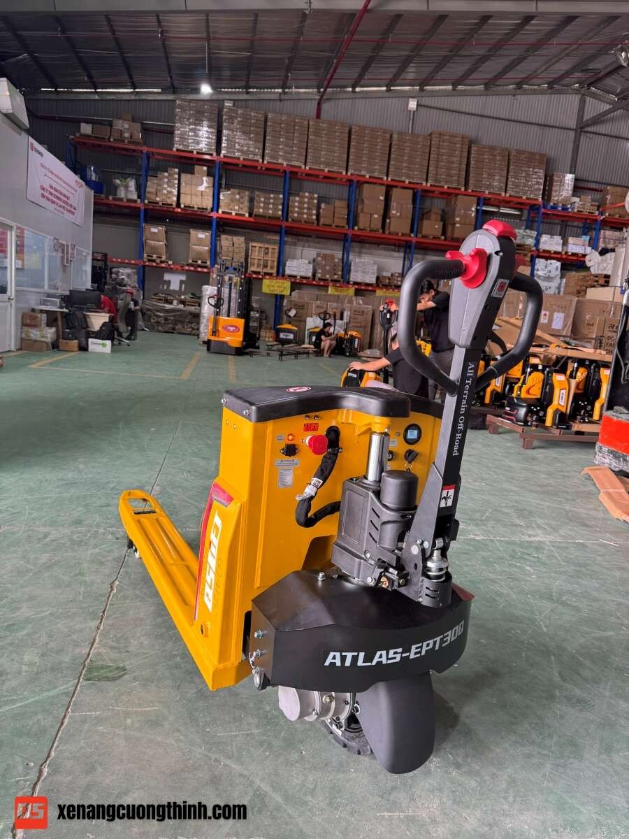 Xe nâng tay điện bánh cao su - xe nâng xây dựng - xe nâng công trình