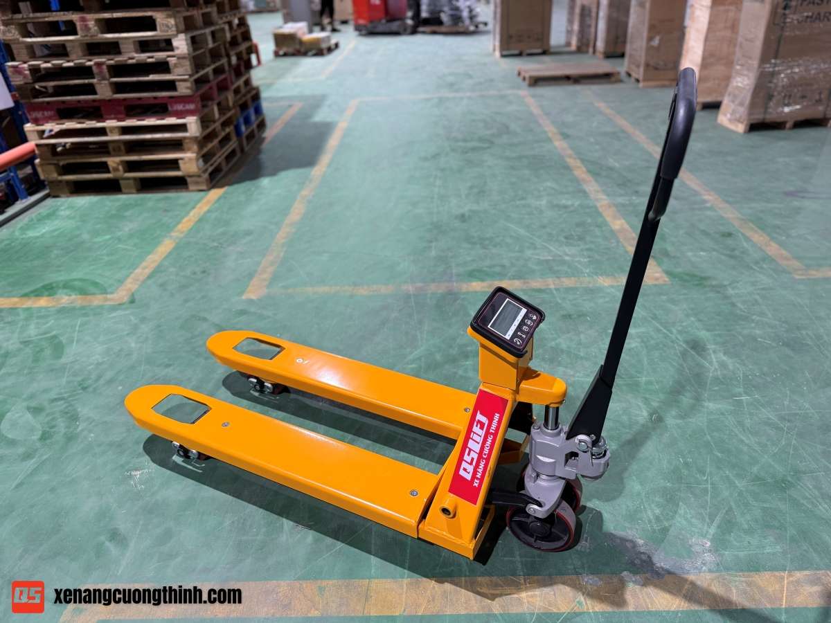 Xe nâng tay gắn cân điện tử