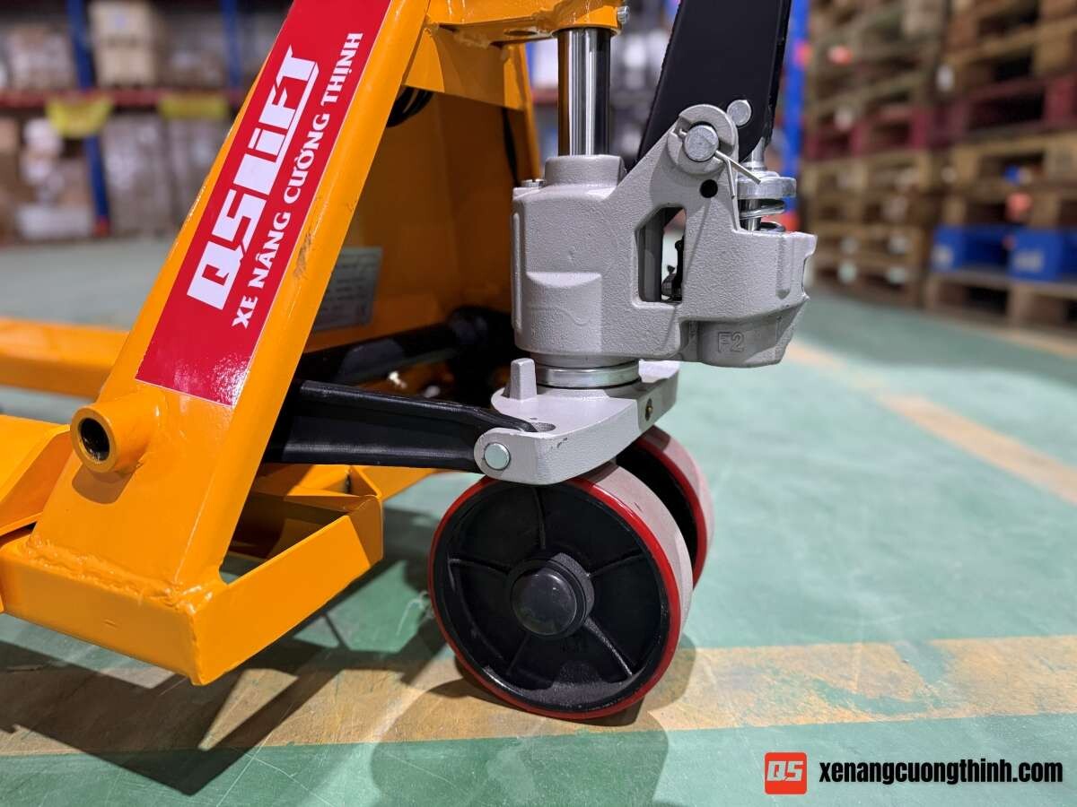 Chi Tiết Xe Nâng Tay Gắn Cân Điện Tử Tại Cường Thịnh