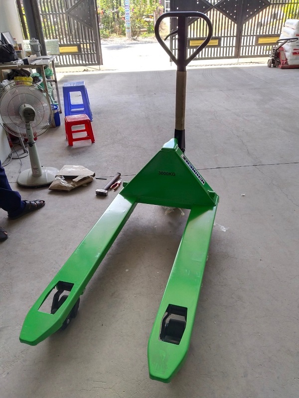 xe nâng tay 3000kg chất lượng cao tại HCM, xe nâng tay tại HCM