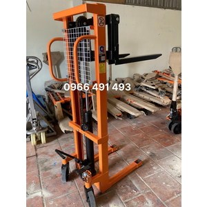 XE NÂNG TAY 300KG- NÂNG CAO 1 MÉT 2- HOÀNG MINH
