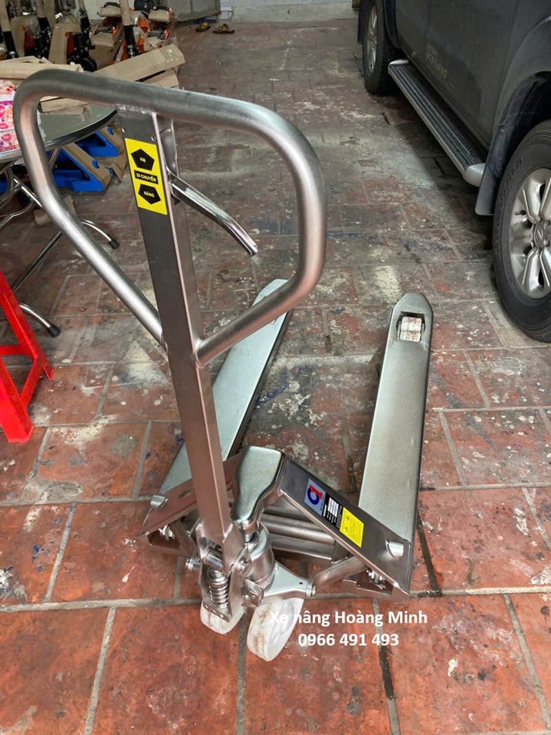 XE NÂNG TAY INOX 2500KG- LỰA CHỌN TỐI ƯU CHO NGÀNH THỰC PHẢM, THỦY SẢN