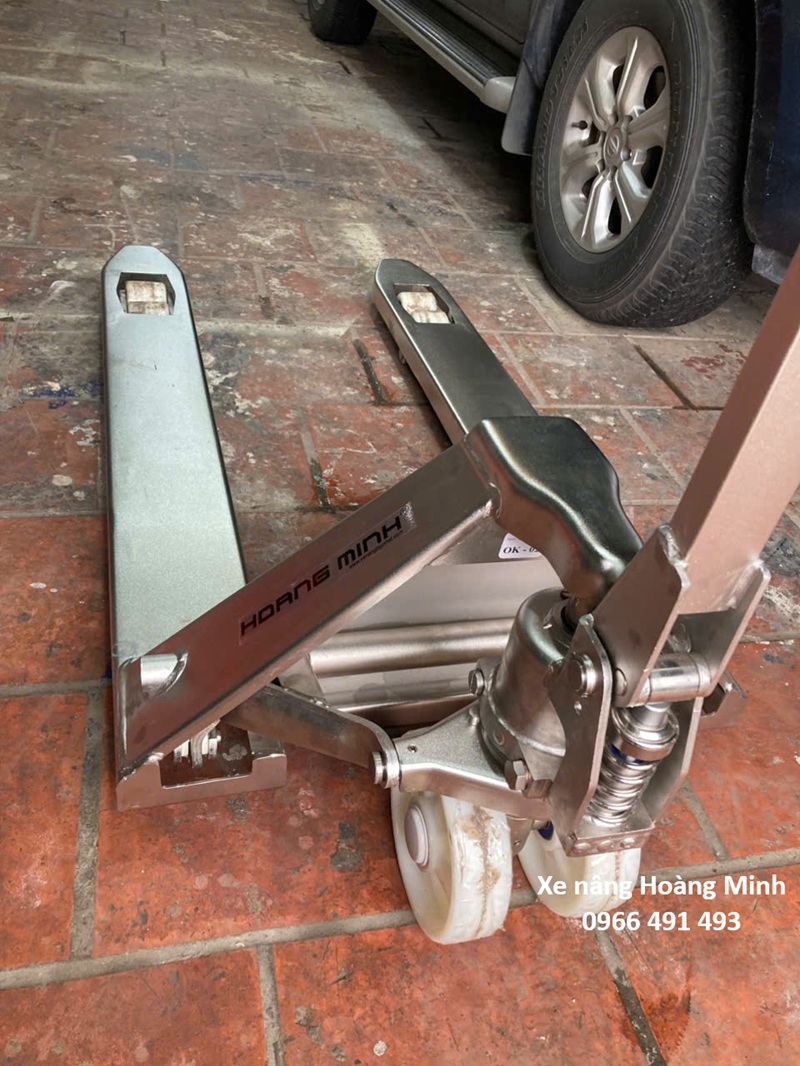 XE NÂNG TAY INOX 2500KG- LỰA CHỌN TỐI ƯU CHO NGÀNH THỰC PHẢM, THỦY SẢN