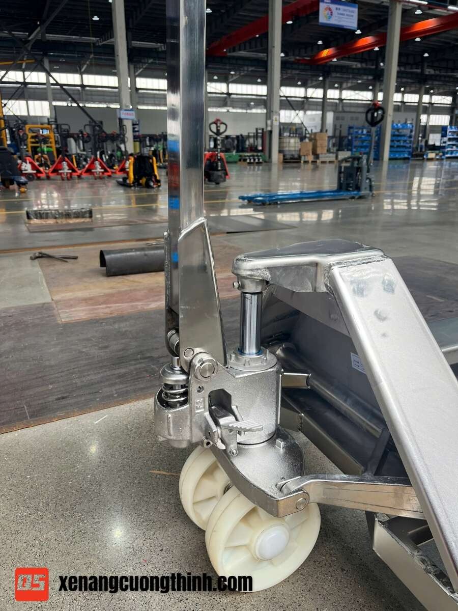 Xe nâng tay Inox dùng trong kho lạnh QSLift WACS20