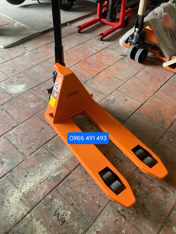 XE NÂNG TAY KÍCH THƯỚC ĐẶC BIỆT 450X800MM, TẢI 2500KG