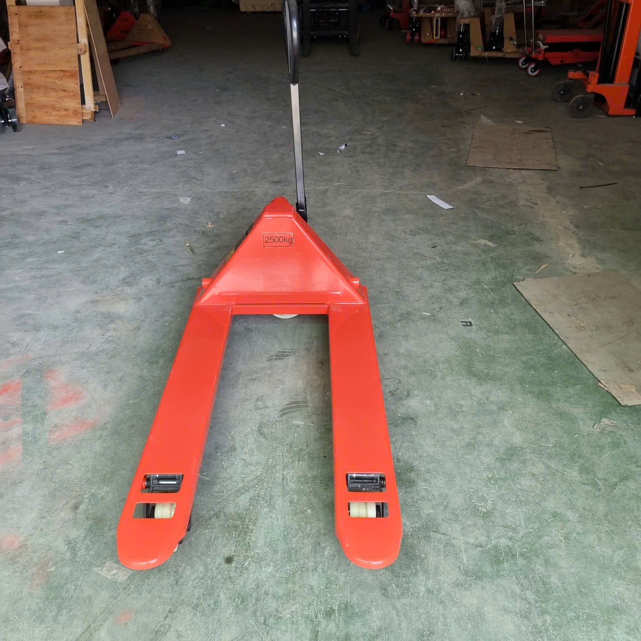 Xe nâng tay DB25 tải trọng 2500kg bánh nilon trắng