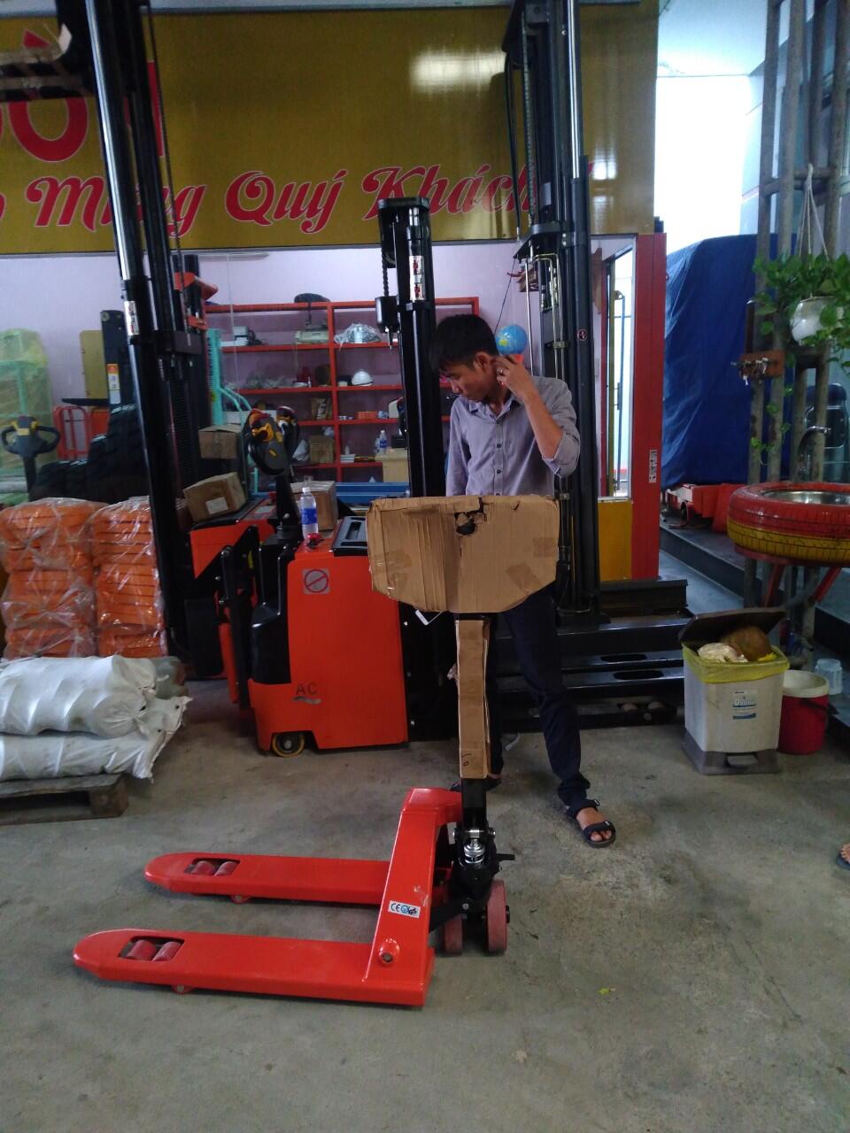 Xe nâng tay siêu ngắn-SIÊU DÀI-NIULI (CHINA)