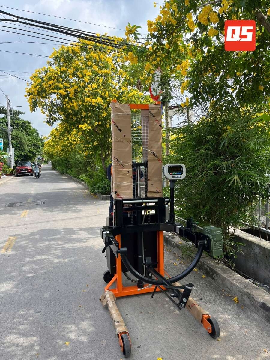Bàn Giao Xe Nâng Thùng Phuy Điện Có Gắn Cân Điện Tử | Xe Nâng Cường Thịnh