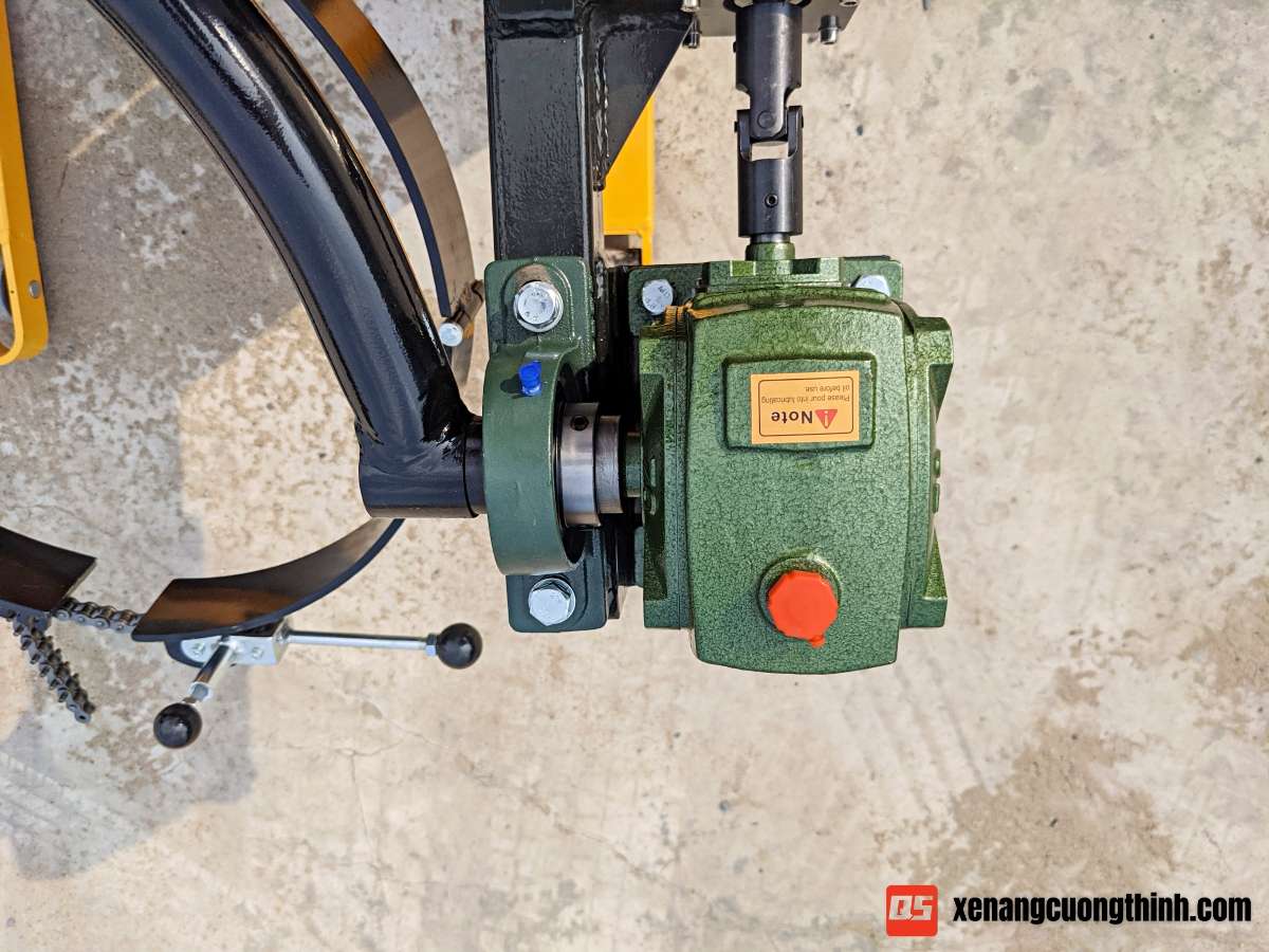 Xe nâng thùng phuy bằng điện QSLift QYL520