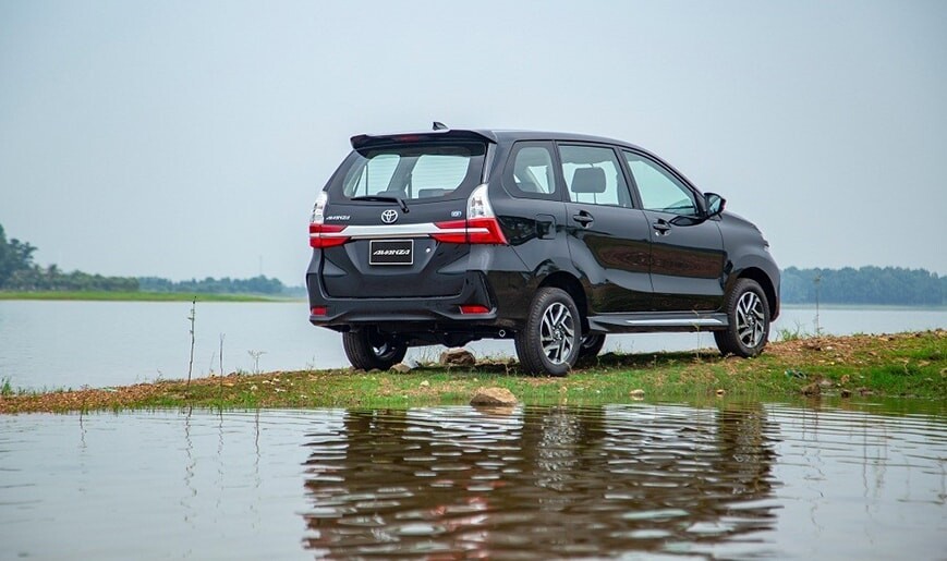 Xe ô tô 7 chỗ giá rẻ Toyota Avanza