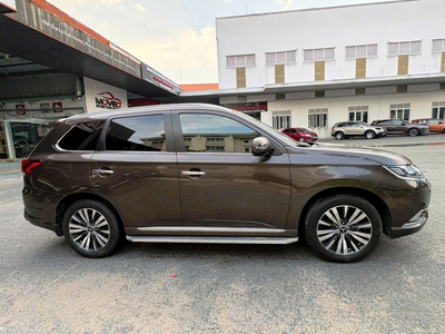 Xe CŨ Mitsubishi Outlander Premium 2023 đã qua sử dụng