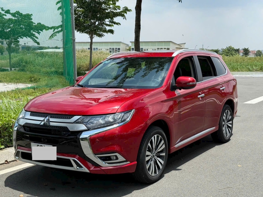 Xe qua sử dụng Mitsubishi Outlander Premium 2022 màu đỏ