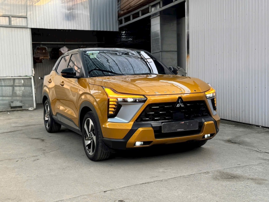 Xe qua sử dụng Mitsubishi Xforce Ultimate 2024 màu Vàng đen