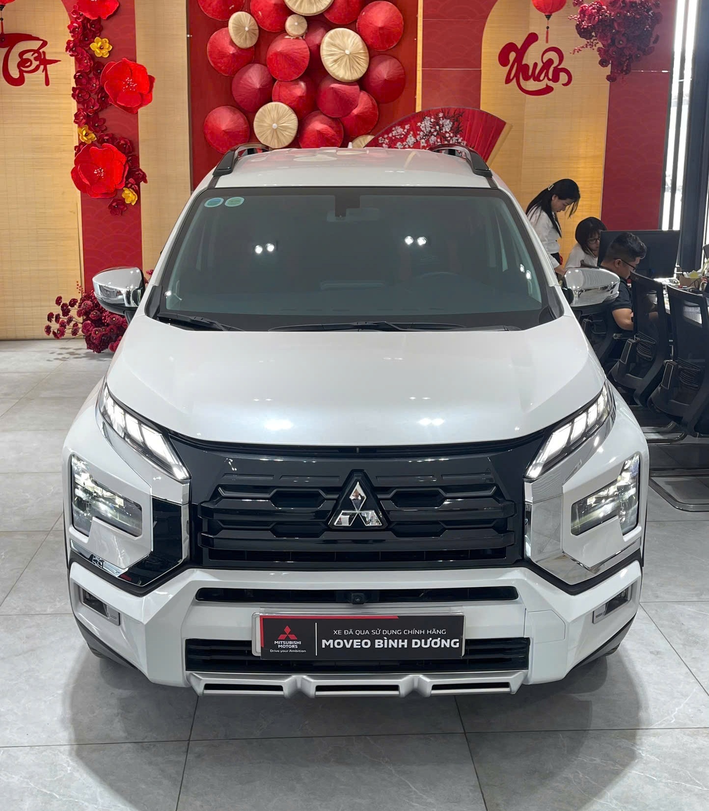 Xe Qua sử dụng Xpander Cross 2024 màu trắng