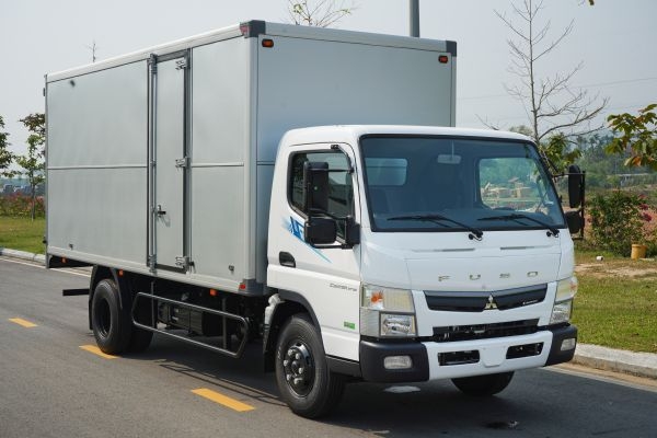 Xe tải Fuso Canter TF7.5 - Thùng kín - Tải 3.49 tấn