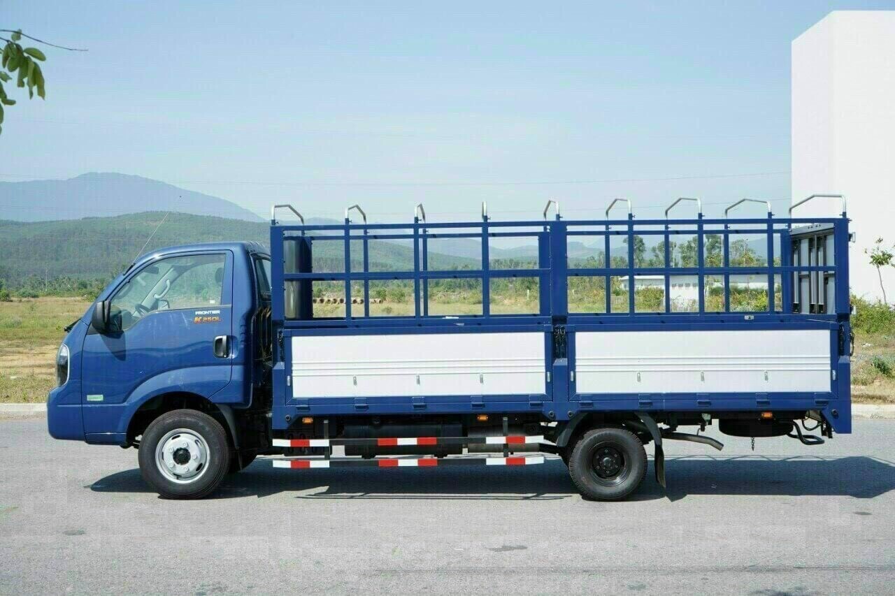 Xe tải KIA Frontier K250L - Tải 2350kg- Thùng dài 4,5m