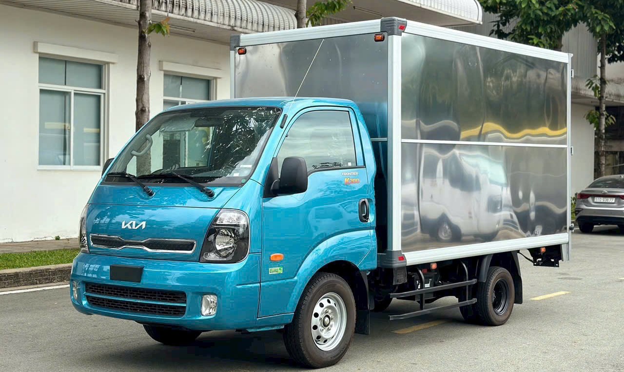 XE TẢI KIA K200 EURO 5 THÙNG KÍN ĐỜI 2025 MỚI NHẤT