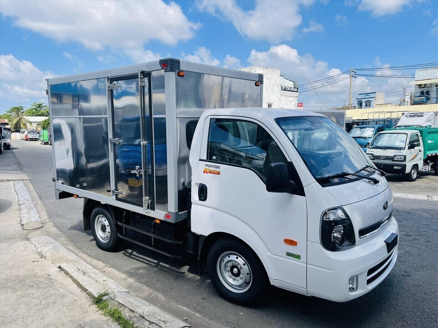 Xe tải KIA K200S 4WD - Thùng kín - Tải trọng 1,49 tấn