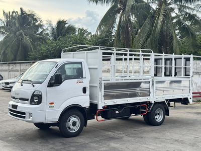 XE TẢI KIA K250L.E5 THÙNG DÀI 4M5, TẢI 2.35 TẤN