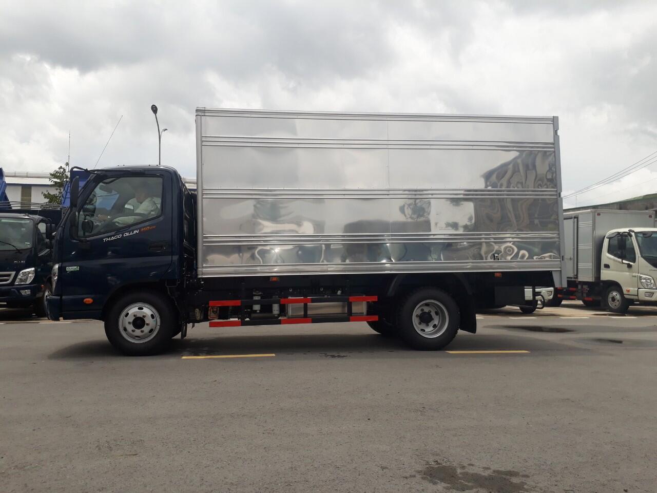 Xe tải Thaco Ollin 490/700 - Thùng kín - Tải 2,35 tấn / 3,49 tấn