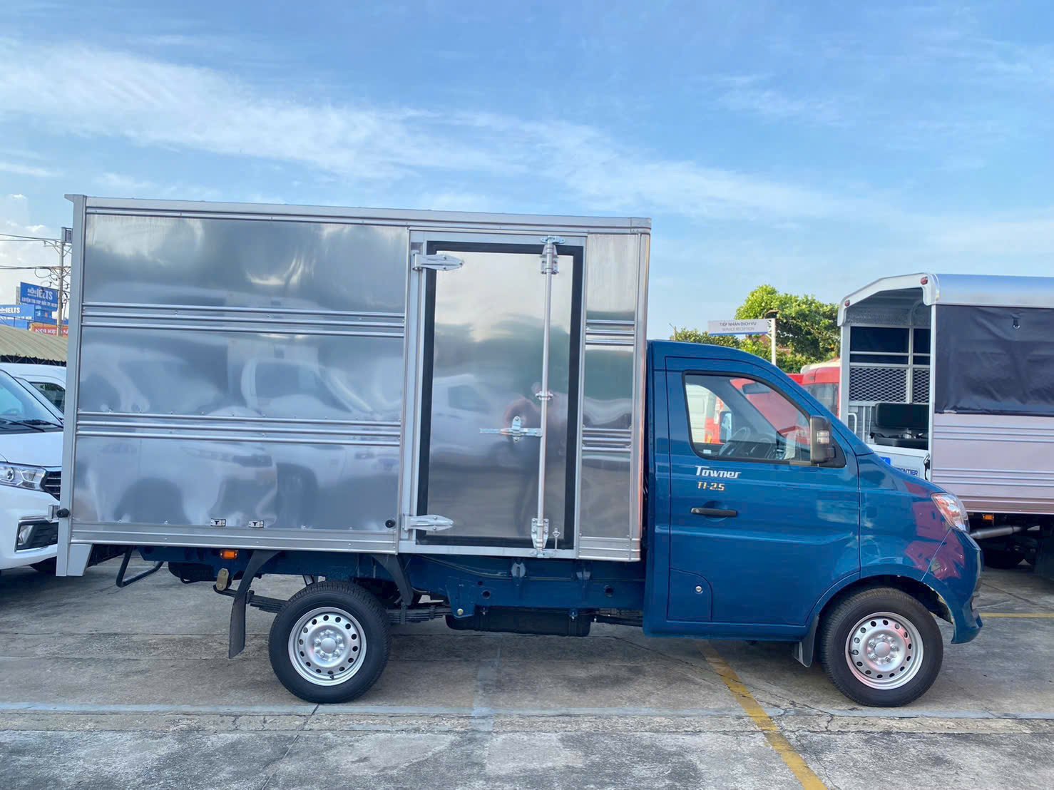 XE TẢI THACO TOWNER T1-25 ( TF230 ) THÙNG LỬNG TẢI 990kg DÀI 2m8