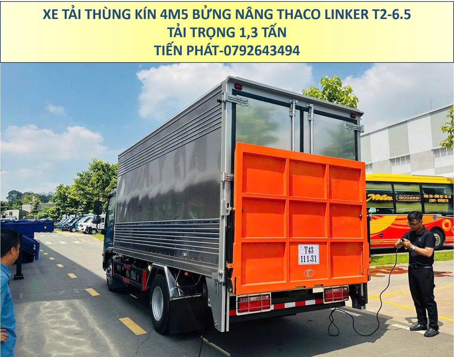 Xe Tải Thùng Kín 4m5 Bửng Nâng Thaco Linker T2-6.5 Tải Trọng 1,3 Tấn