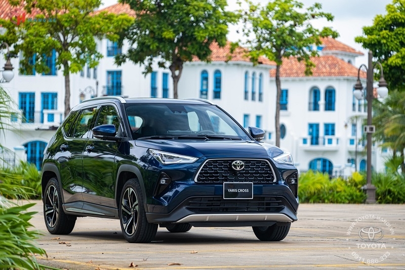 Ngoại thất xe yaris Cross máy xăng