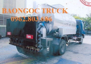 Xe tưới nhựa đường 5 m3 thaco 700c