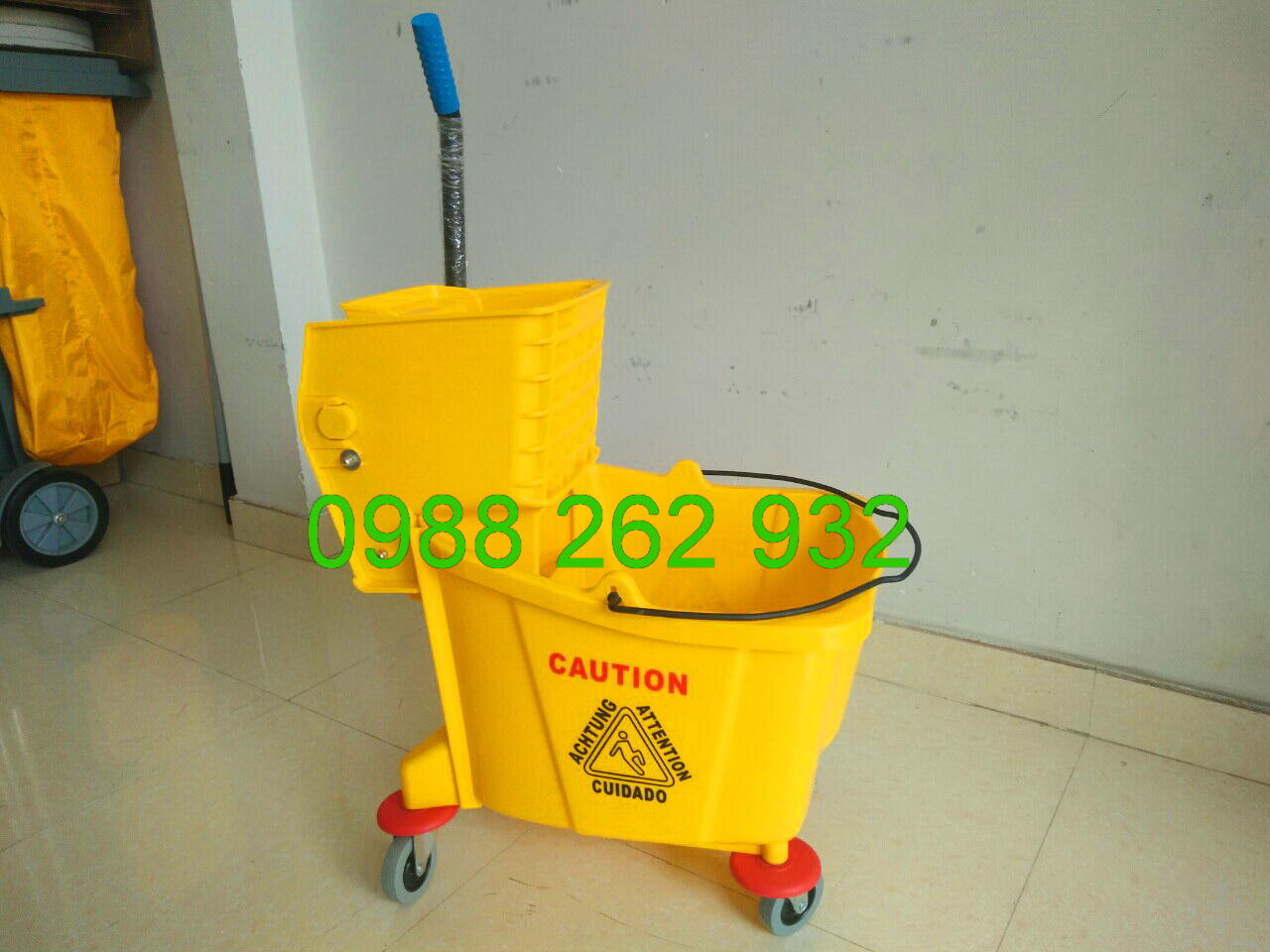 XE VẮT NƯỚC LAU SÀN 32 LÍT