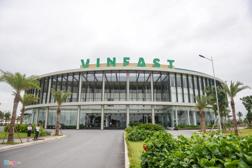 Nhà máy VinFast vẫn đang được hoàn thiện trên đảo Cát Hải thuộc Hải Phòng. Ảnh: Thế Anh.
