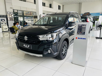 Suzuki XL7 Hybrid 2 Tone
