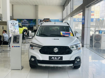 Suzuki XL7 Hybrid 2 Tone
