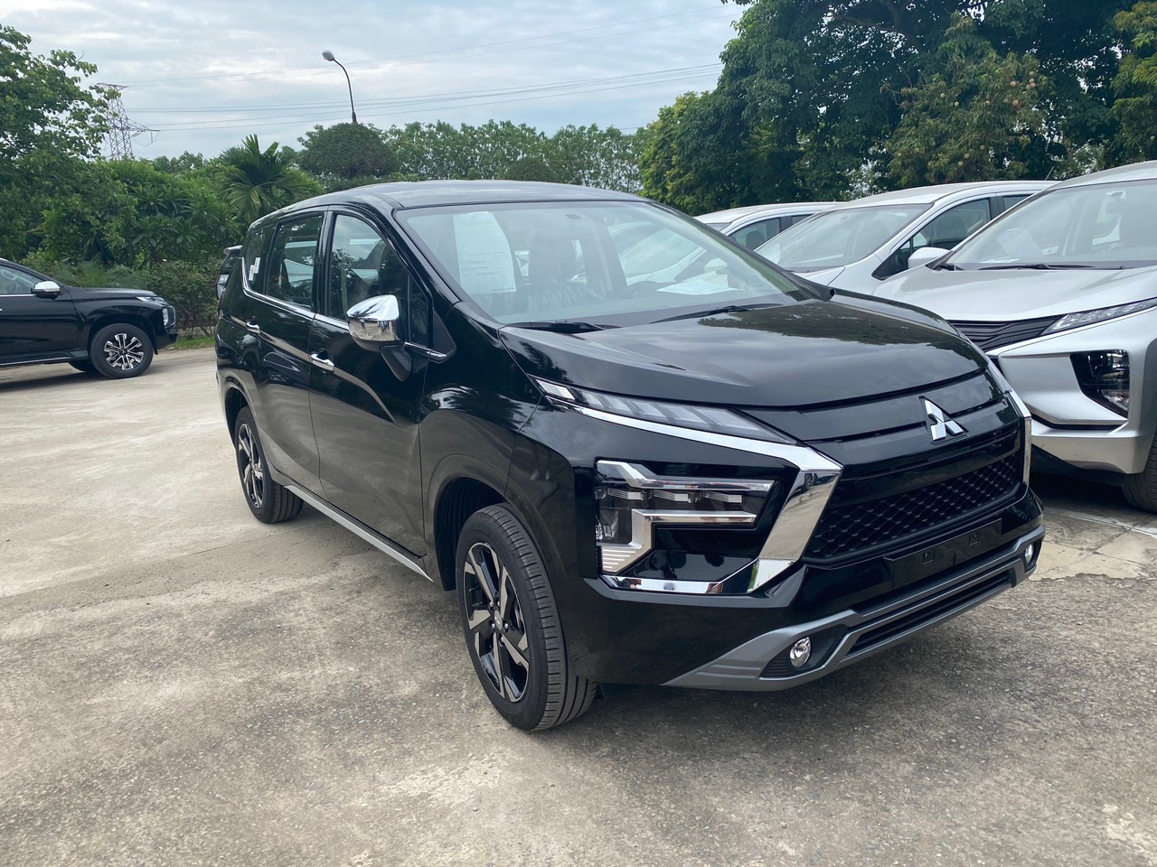 Mitsubishi Xpander AT Màu Đen Độ Full Xe Quá Chất Tại Mạnh Quân Auto YouTube #54 Mitsubishi Xpander AT Màu Đen Độ Full Xe Quá Chất Tại Mạnh Quân Auto YouTube