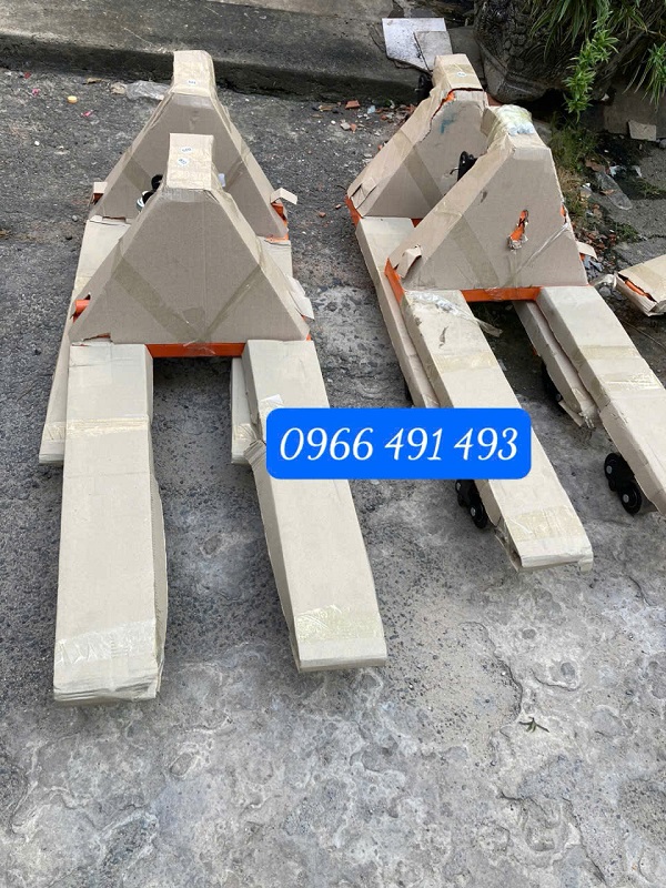 XT540-800, xe nâng tay Ichimens 2500kg càng dài 8 tấc