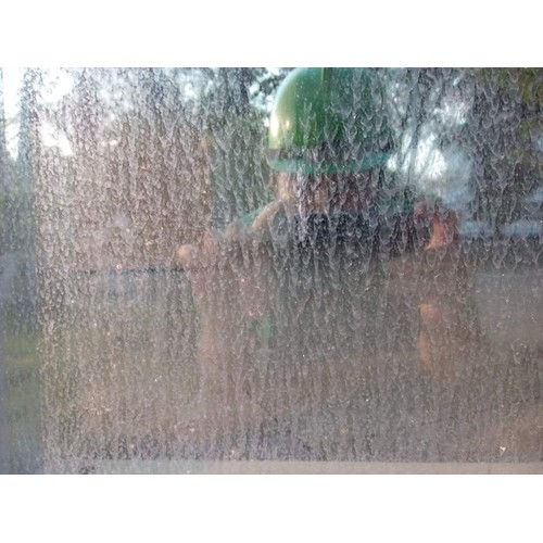 Xử lý kính ố nước, cặn khoáng lâu năm | Hoàng Gia