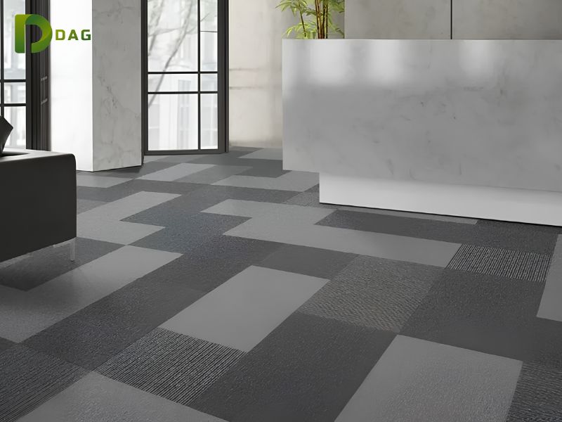 Thảm tấm Hà Nội thay thế cục bộ từng miếng 50x50cm tiết kiệm chi phí sau xử lý ẩm mốc.