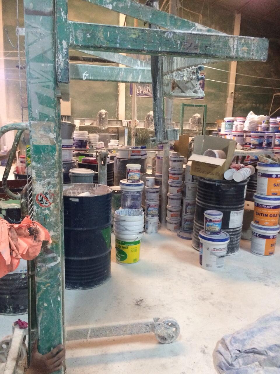 Hình ảnh xe nâng quay đổ phuy sau khi tiến hành phục hồi bơm thủy lực