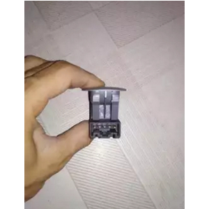 Công tắc lên xuống kính đơn SUZUKI WAGON R+