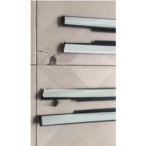 Nẹp chân kính ngoài SUZUKI WAGON R+