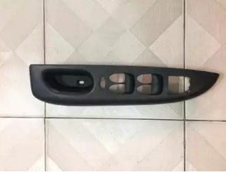 Ốp công tắc lên xuống kính cửa trước CheryQQ 3