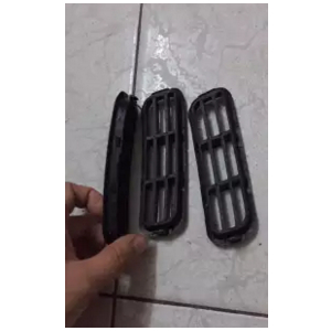 Lỗ gió cản trước xe Chery QQ3