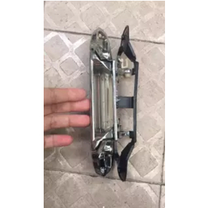 Tay mở cửa ngoài Mitsubishi Pạero